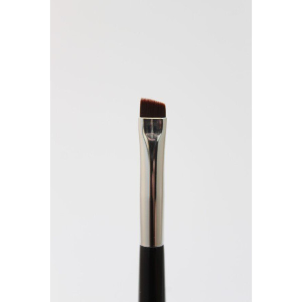 Пензлик для фарбування брів хною Okis Brow H3 black з пружного нейлону зі скісом